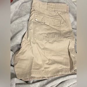 Sun river Men’s Beige Cargo shorts size 36